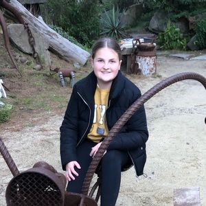 Meet your Posher, Abigail